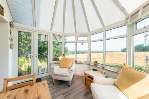 9 Orchard Dene-007.jpg