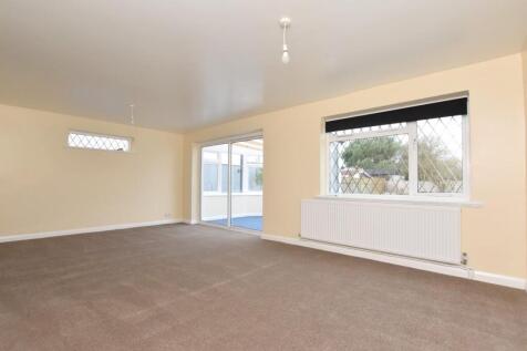 2 Jefferstone Gdns Internal (12).JPG