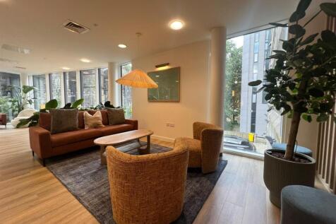 Tyne Bridge Communal area.jpg