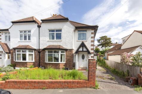 Offered to the market with no onward chain, is this generously proportioned four-bedroom home in need of modernisation.