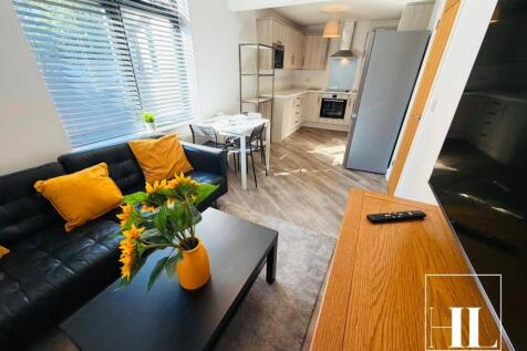 3 Bedroom Flat in NG2 7AR