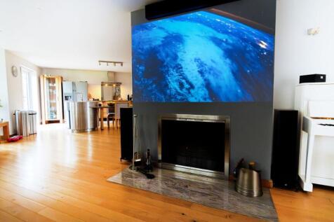 Open fire and projector for cosy evenings at No.7