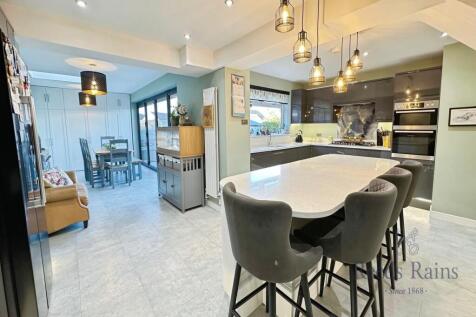 Kitchen Diningfamily