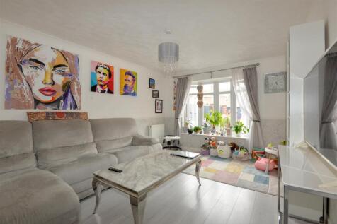 Living Room 1.jpg
