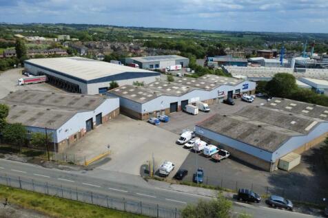Warehouse to rent in moor top kirklees