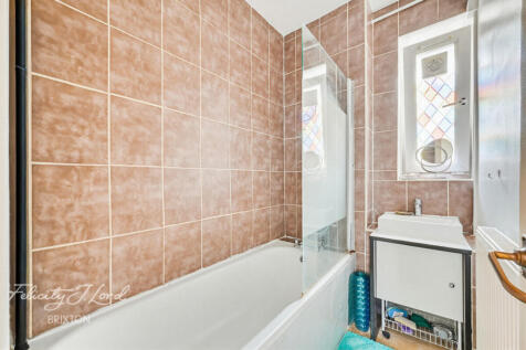 2 bed, 1 bath Flat in leeds - Photo 6