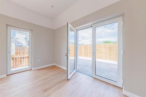 37 Church Street Newtyle-10.JPG