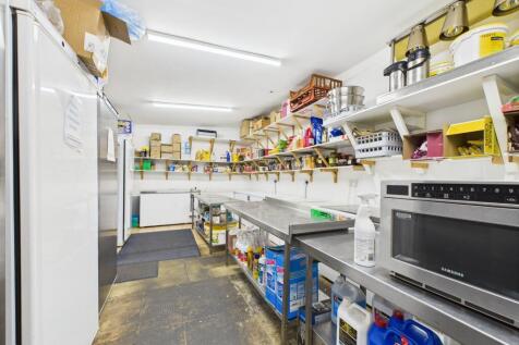 CAM03185G0-PR0102-STILL020