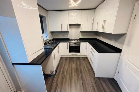 Fitted Dining Kitchen: