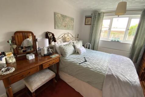 Bedroom no.1 rear double: