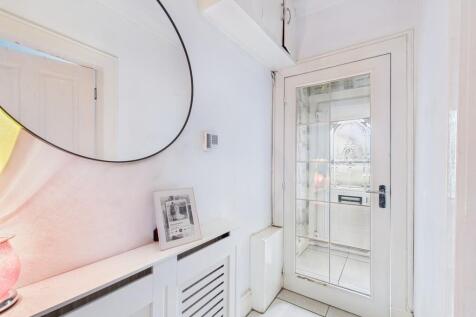 CAM05526G0-PR0084...