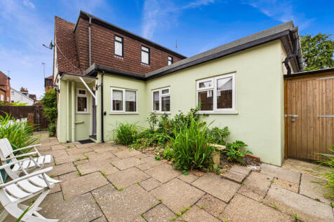 CAM01354G0-PR0580-STILL011