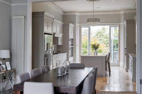 7 bed, 4 bath Detached in Bristol - Photo 6