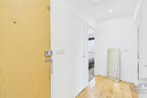 CAM02479G0-PR0026-STILL012.jpg