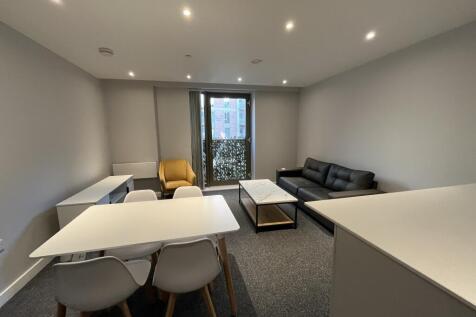 We are proud to offer this delightful 1 bedroom, 1 bathroom flat located in the Local Crescent development, with many local amenities and just a short walk to Spinningfields/Manchester City Centre!
