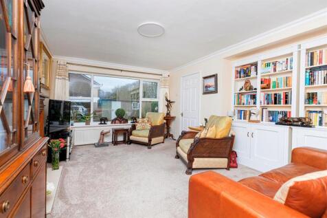 Living Room 2 .jpg