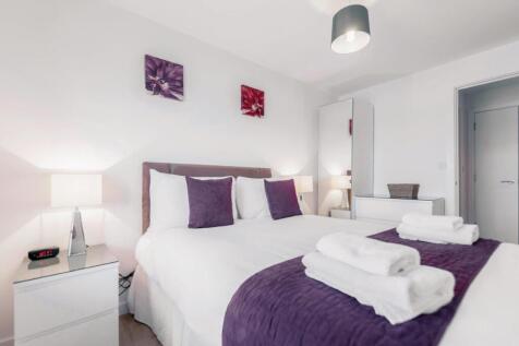 4  Bedroom, To Door.jpg