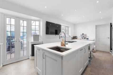 Kitchen / Breakfast Room