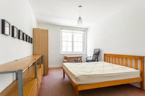 4 Jessel House - bed