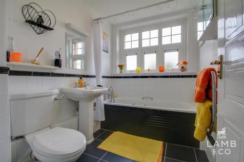BATHROOM: