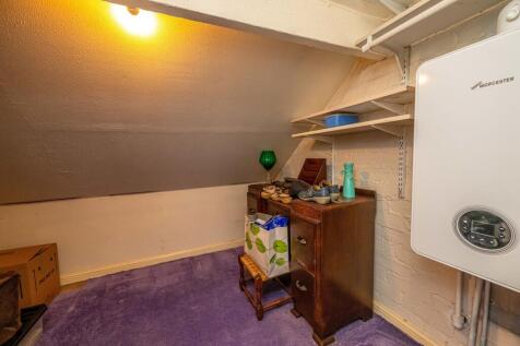 DRESSING ROOM