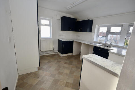 Kitchen with double aspect