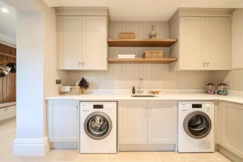 2 Truman Place utility room.jpg