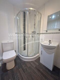 SHARED BATHROOM 2