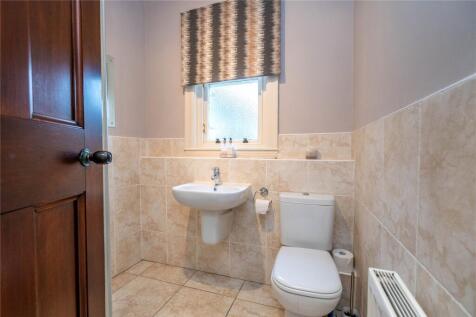 6 bed, 4 bath End of Terrace in Glasgow - Photo 9