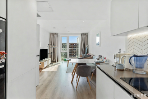 Modern 2bedrooms 2 bedrooms in Hammersmith!
Balcony-Gym-New Build
The development is conveniently located just a short stroll from the popular King Street and directly Kings Mall.