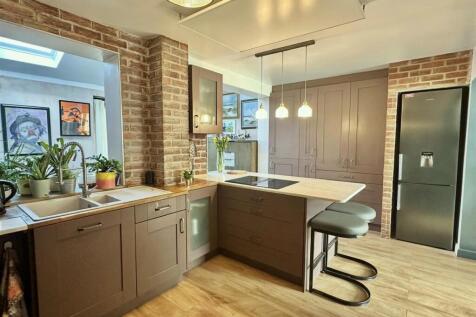 Kitchen/ Breakfast Room