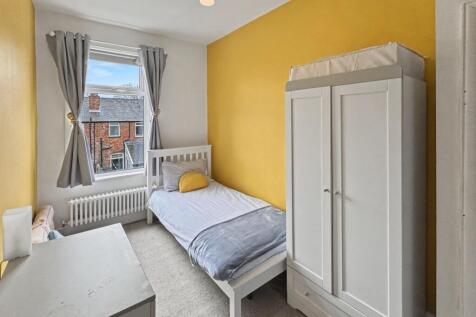 2 bed, 1 bath Terraced in Manchester - Photo 14