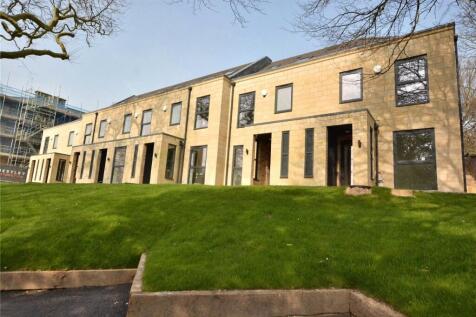 Available to Let – Unfurnished An exceptional three-bedroom contemporary townhouse set within an exclusive electric-gated development. Finished to an outstanding standard, the property features a stun