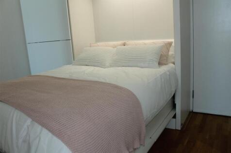 Flat in M50 3BN
