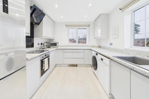 High Specification Kitchen With Appliances