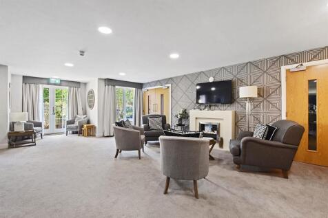 08-f740GCMCS - 11 Chiltern Place - Lounge -Origina