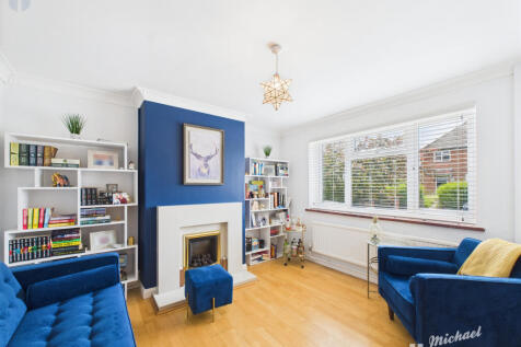 CAM03218G0-PR0694-STILL010