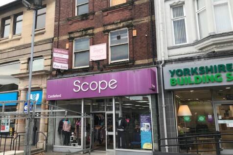 Retail Property (high street) to rent in castleford