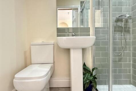 EN SUITE SHOWER/WC