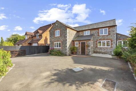 9 Main Rd, HP14 4QD-14.jpg