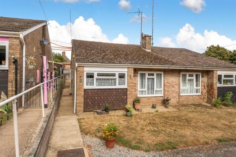 2 Holbech Hill, Farnborough-2.jpg