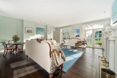 Main Reception Room 24.jpg