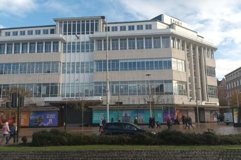 Shop to rent in hull