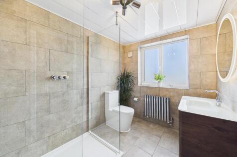 CAM03162G0-PR0321-STILL027