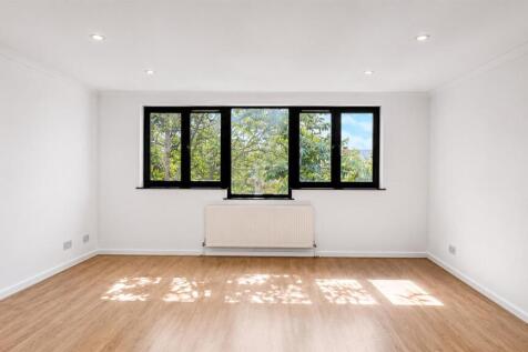 Manchester Rd, E14 (Massive house) For Sale By Bar