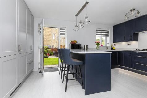 Bramleys Estate Agents - Tithefields (5).jpg