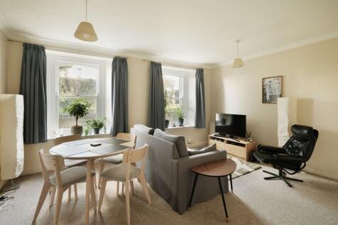 Sitting/Dining Room