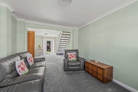 132 Bedfont Close TW14-17.jpg