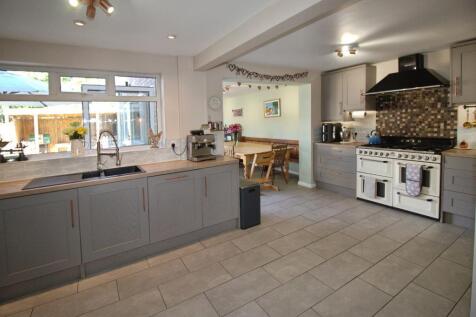 Kitchen Dining Area