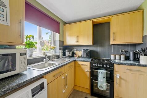 Morgan Close, Bla...